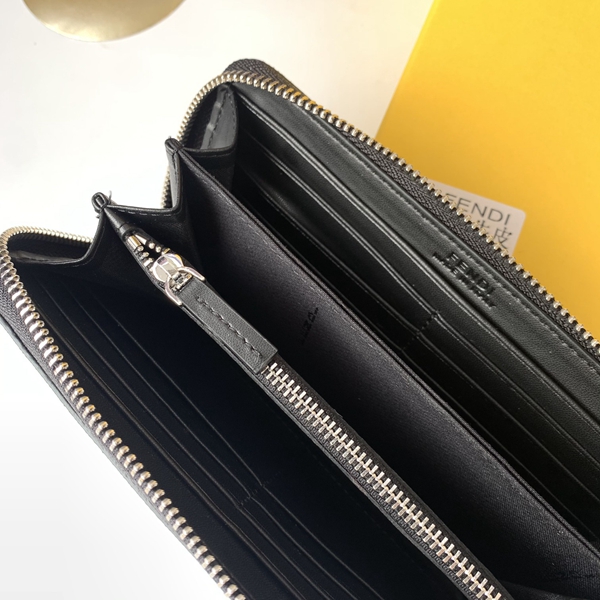 超激安ブランド財布偽物着用イメージ